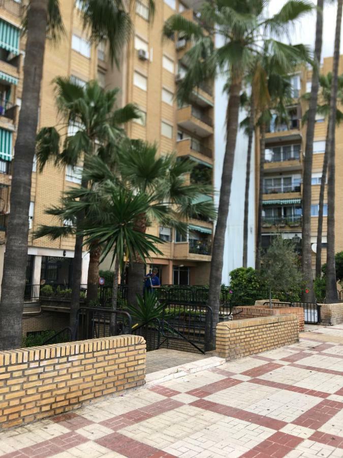 Stunning Spacious City Apartment With Free Parking Málaga Dış mekan fotoğraf