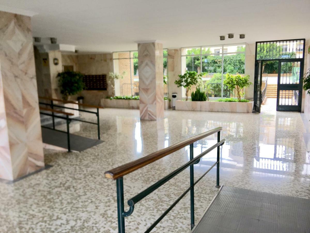 Stunning Spacious City Apartment With Free Parking Málaga Dış mekan fotoğraf