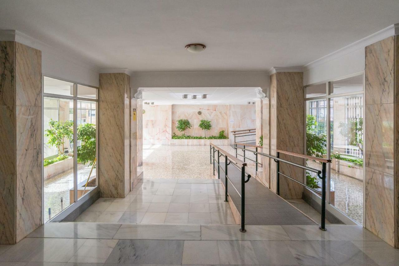 Stunning Spacious City Apartment With Free Parking Málaga Dış mekan fotoğraf