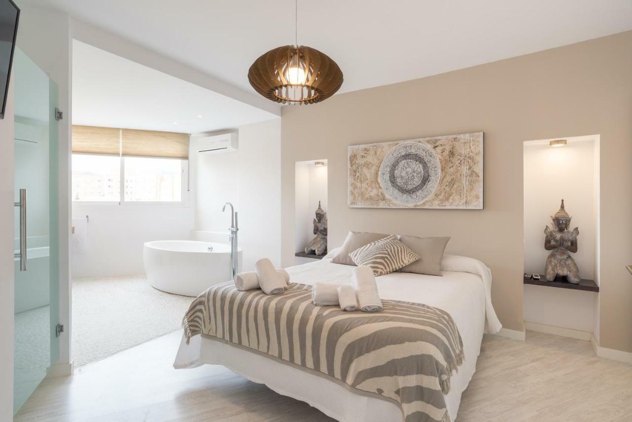 Stunning Spacious City Apartment With Free Parking Málaga Dış mekan fotoğraf